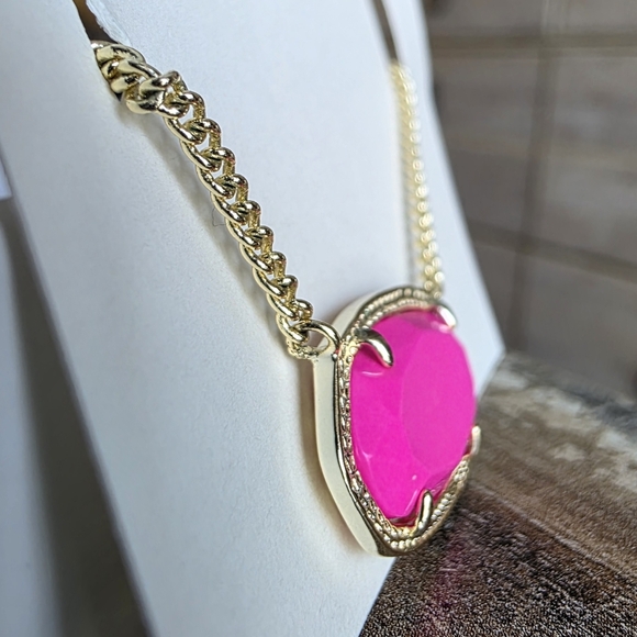 Kendra Scott Gold Necklace with Pink Pendant - Picture 4 of 5